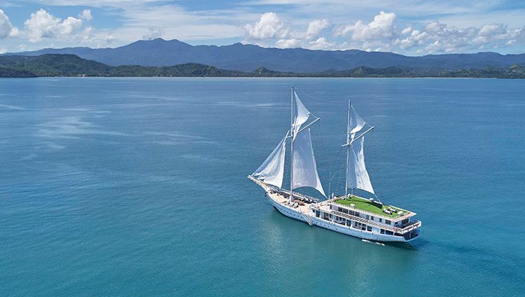 Sailing Labuan Bajo Adventure with Sailing Labuan Bajo